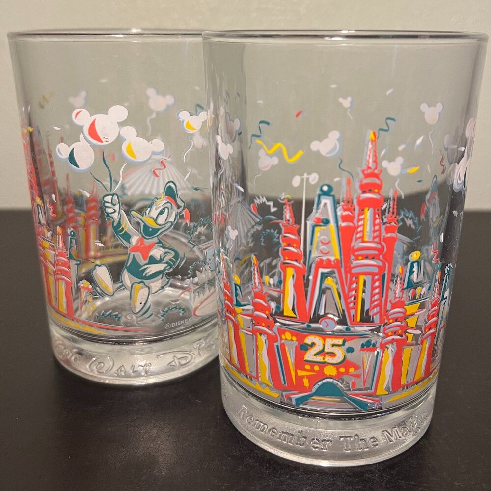 Set of 2 Vtg McDONALD'S Walt Disney World 25th Anniversary DONALD DUCK Glassware